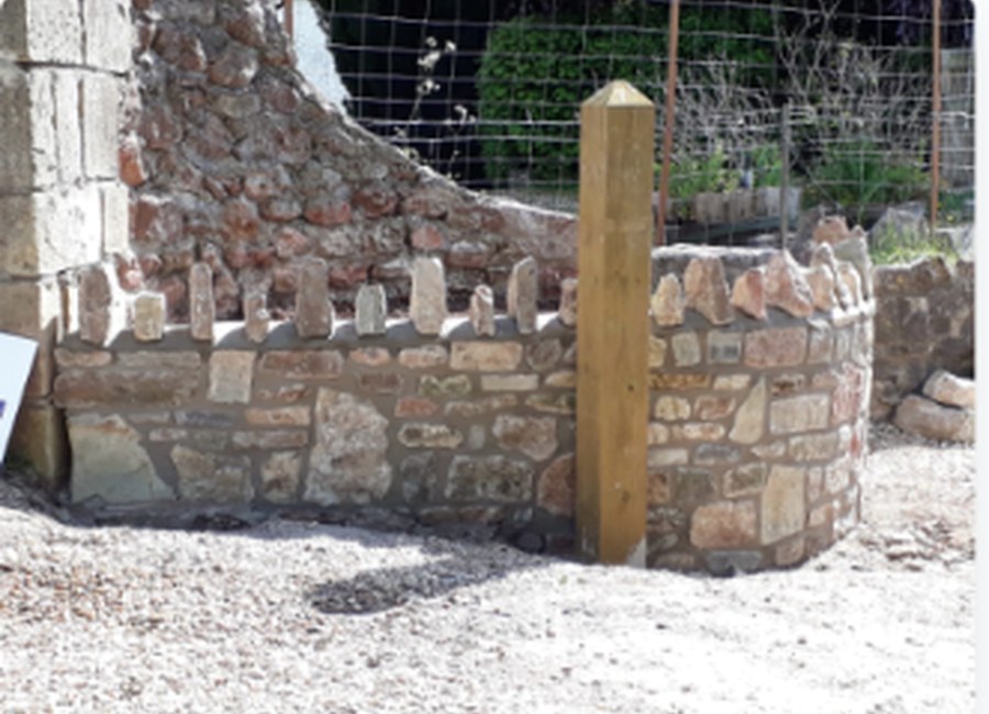 Curved stone wall project in Somerset
